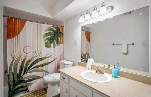 Towne Plaza Apartments #295 in the Galleria Area - Foto 22