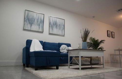 20 OFF BLUE WAVE 10min Beach and Airport - Foto 1