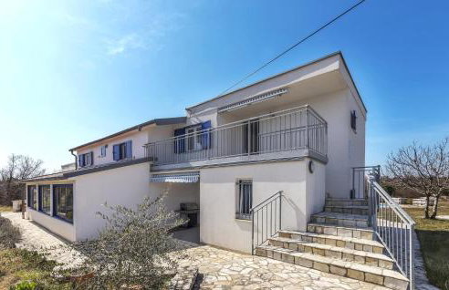 Stunning Apartment In Trget - Foto 12