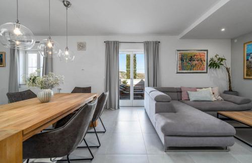 Villa Ani! Traditional and luxurious 4-bedroom villa with heated pool and sea views - Foto 14