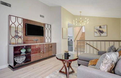 New Poolside Paradise in Vegas with BBQ and Games - Foto 25