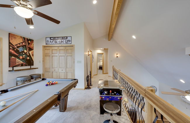 Pocono Paradise by Avantstay Lakeside Retreat, Hot Tub, Game Room, Near Beach - Foto 60