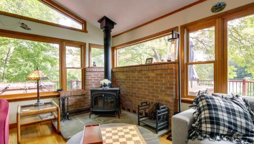 Lakefront Connecticut Retreat Near UConn - Foto 4