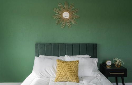 Desert Oasis - Firepit, Stargazing, Kitchen Essentials, 5 Acres, & Joshua Trees - Sleeps 6 Comfortably, 7 with Sofa, 8 Maximum - Foto 10