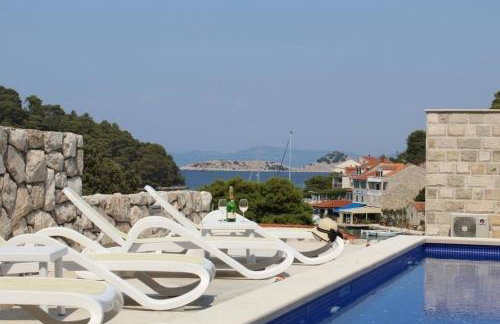 Family-friendly apartments with swimming pool Pomena, Mljet - 22317 - Photo 9