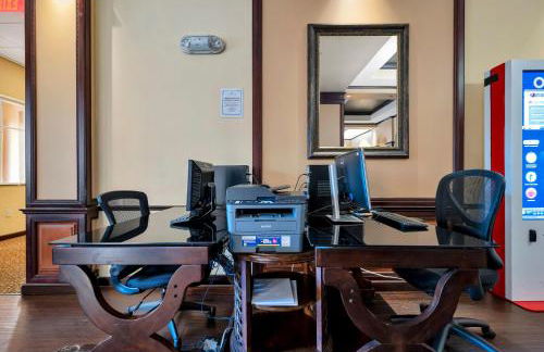 2BR Fireworks View with Pool & Spa 5 Minutes to Disney - Foto 41