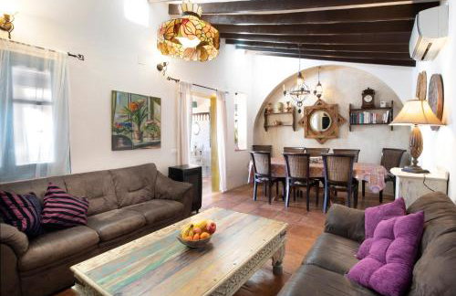 Casa Madre Tierra con jacuzzi piscina zona de barbacoa y preciosas vistas - Foto 9