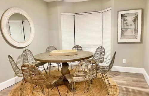 Family or Group Getaway Spacious Home - Porch - Sleeps 10 - Foto 8