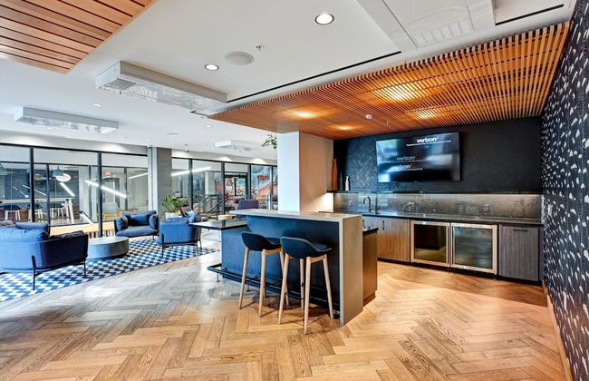 Global Luxury Suites Capitol Riverfront - Photo 18