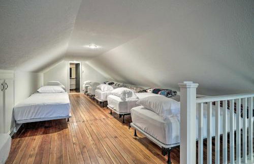 Fire Pit, Pickleball, Pool! Schulenburg Farmhouse - Foto 23