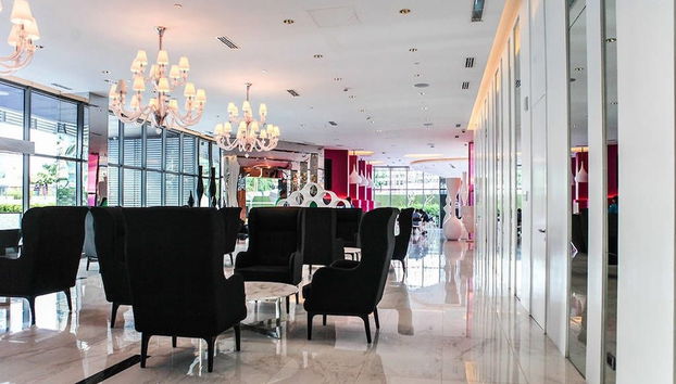 Coin salon dans le hall