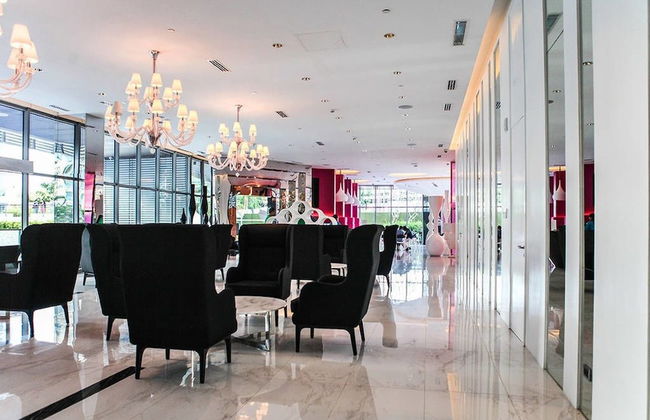 Azure Rio West Wave Pool 1 Bedroom near Airport - Foto 2