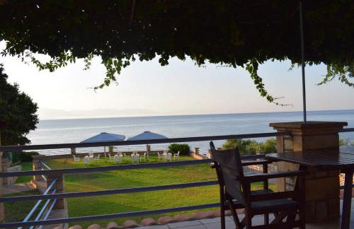 Alexandros Beachfront Apartments near Petalidi with Private Sunbeds & Sea View - Foto 57