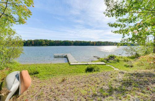 Pet-friendly Lakefront Gaylord Home with Dock! - Foto 24