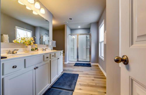 Open Plan Arcade Home with Natural Hardwoods Sleeps 10 - Foto 17