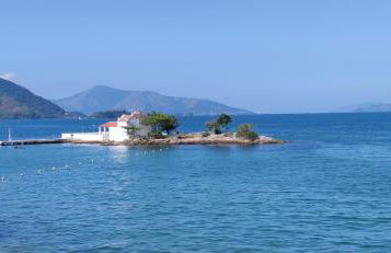 SUPER FLAT 180 graus em Angra dos Reis , Frente Mar na Marina Piratas com estacionamento - Foto 45
