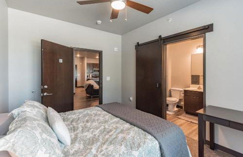 Modern Stay Near Jack Trice Stadium - Walk to ISU - Foto 6