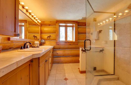 Fraser Chalet with Hot Tub and Mountain Views - Foto 17