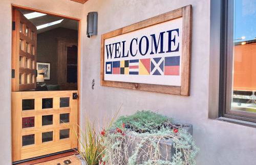 Naples Luxury Retreat - 3 BDR Stay for 6 w Rooftop Patio - Photo 9