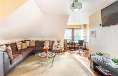 Quaint 3rd Floor Loft - Foto 1