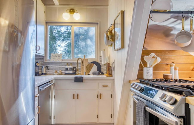 A-frame Retreat Chic and Modern Forest Views, Hammock, Outdoor Dining, Decks - Foto 17