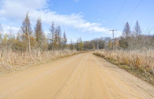 Secluded Home with Lake View in Delton! - Foto 34