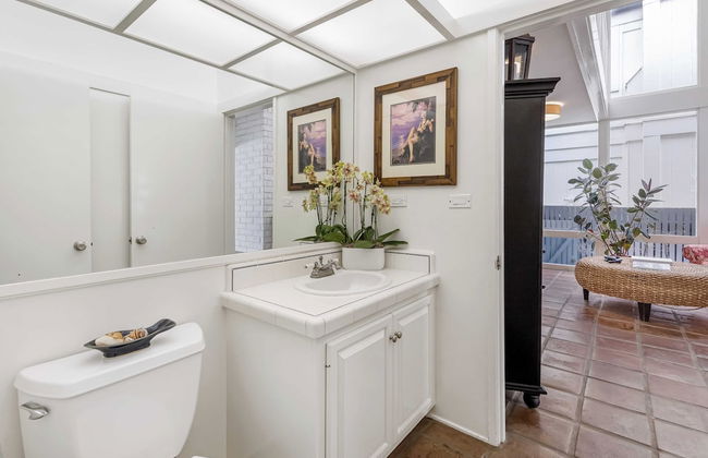 Unbeatable Beachfront Bliss w/ Ocean Views, Luxe Interiors & Patio Beach Road - Foto 36