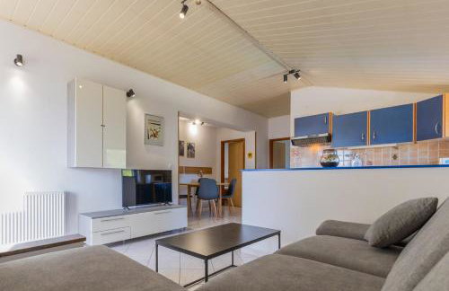 Holiday House Iris with Private Pool - Foto 16