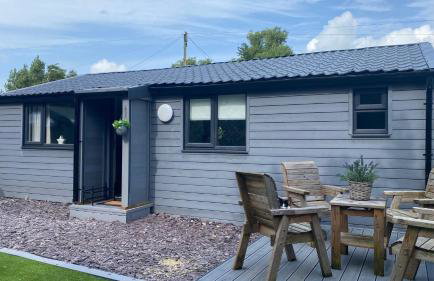 2 bedroom modern cabin near snowdonia national park - Photo 1