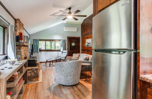 Walk to Barretts Park Wooded Cabin with Grill! - Foto 10