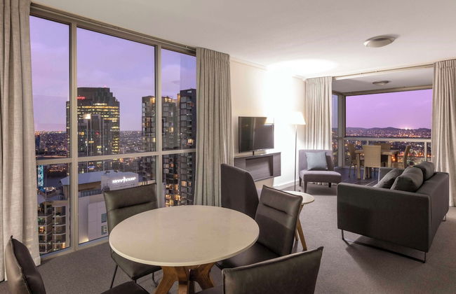 Oaks Brisbane Festival Suites - Photo 8