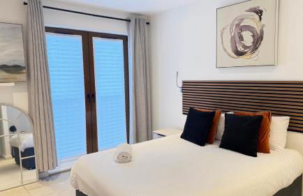 Extra large spacious 1 Bedroom private apartment, Nr St Albans City Station, Business, contractor, Parking, WiFi - Photo 7