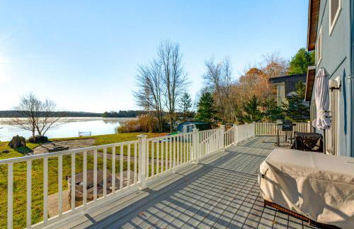 Lakefront Cabin Kayaks, Paddle Boards and Fishing - Foto 25