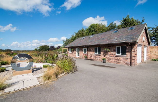 Super Spacious Barn Conversion With Free Wifi, Netflix Fireplace - Photo 45