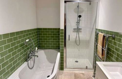 Cathedral Views Period Townhouse w/ Free Parking - Foto 19