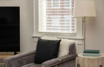 Deluxe 6 Bedroom 3 Min to Downtown w 2-car Driveway - Foto 19