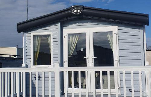 Beautiful Holiday Home 3 Bed Caravan by The Beach, Free Wifi, Games Console, TVs & DVD's, Passes Not Included - Foto 59