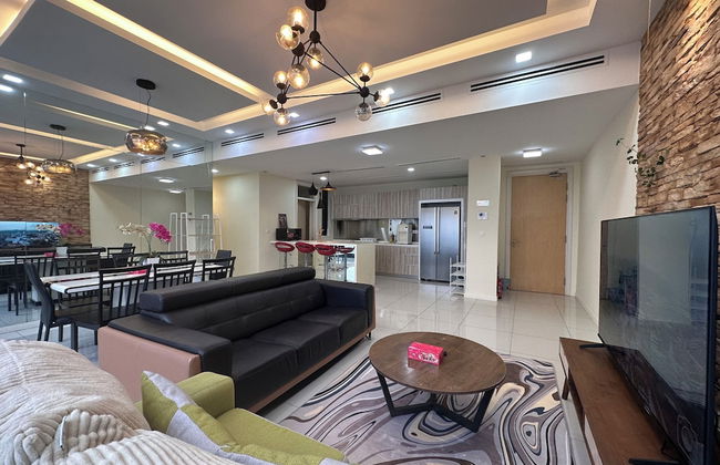 Skyline Luxe 4BR Retreat with En-suites - Foto 1