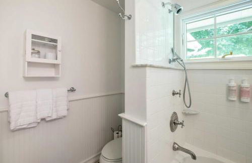 Driftwood Cottage by Rove Travel - Serene Cottage - Foto 27