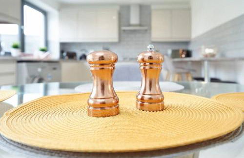 Home from home - 4 Double Bed House with Parking - Foto 16