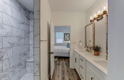 6BD Retreat for 14 with Fire Pit Patio & Lake Access - Foto 21