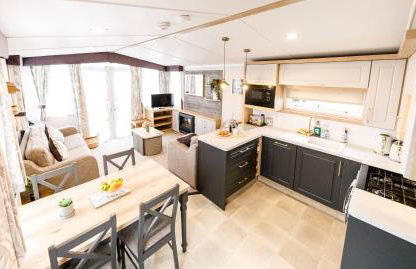 2Bed Whitley Bay Home - Free Parking, Close to beach & St Mary's Lighthouse - Photo 1