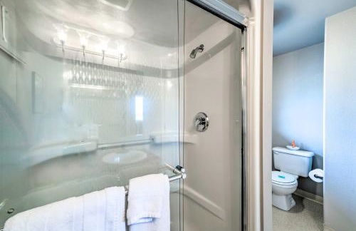 Apartment with Gas Fireplace about half Mi to Beach! - Foto 16