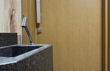 Studio com quarto e banheiro em frente ao Parque do Lago Acomoda até 2 pessoas 1 cama - Foto 12