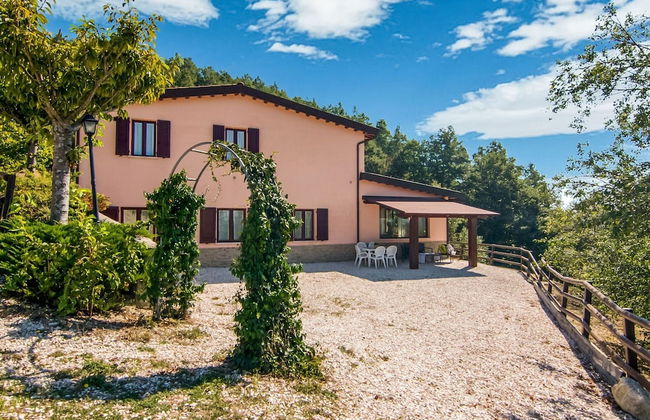 Farmhouse in Apecchio With Pool - Foto 1