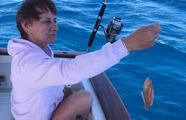 Capitán Manolis Pesca con barbacoa en el barco - Foto 34