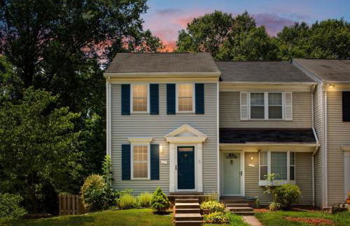 End Unit Townhome with in No VA, 40 Mins to DC, Pets OK - Foto 5