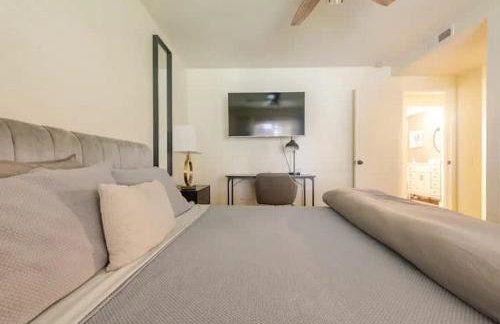Resort Living with Pool & Tennis Minutes to Del Mar Beaches - Photo 20