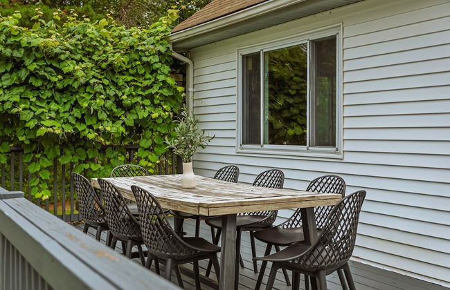 Inn the Poconos by Avantstay Private Lake Access Enclosed Hot Tub - Photo 34