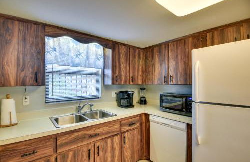 Daytona Beach Shores Condo Rental Walk to Beach! - Photo 10